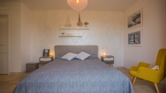 Spacious Provençal villa with panoramic sea views in private and secure domain