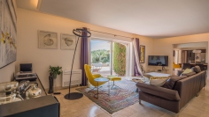 Spacious Provençal villa with panoramic sea views in private and secure domain