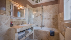 Spacious Provençal villa with panoramic sea views in private and secure domain
