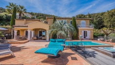 Spacious Provençal villa with panoramic sea views in private and secure domain