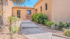 Stijlvolle en volledig gerenoveerde Provencaalse villa op geweldige locatie!