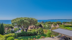 Karaktervolle villa op toplocatie met schitterend zeezicht en enorm potentieel - BUITENKANS!!!