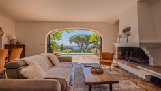 Karaktervolle villa op toplocatie met schitterend zeezicht en enorm potentieel - BUITENKANS!!!