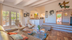 Zeldzame kans op toplocatie: charmante villa met zeezicht, rust en enorm renovatiepotentieel