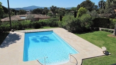 Immaculate and charming villa in secure domain with private beach and golf