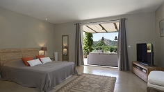 Beautiful contemporary villa set in a great central location in the Saint Tropez area