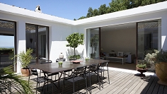 Beautiful contemporary villa set in a great central location in the Saint Tropez area