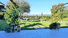 Beautiful contemporary villa set in a great central location in the Saint Tropez area