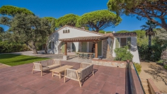Amazing charming Provencal villa very close to the beach!