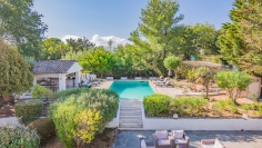 Lovely and well kept Provencal villa in private domain close to the beach and Port Grimaud