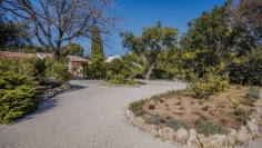 Lovely French cottage full of charm and just a few steps from the beach