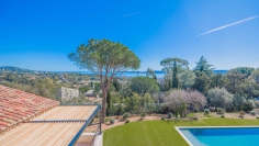 Schitterende modern Mediterraanse villa met zeezicht op steenworp afstand van Port Grimaud