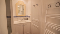 Charming Provençal home in a secure domain near the beach for interesting price