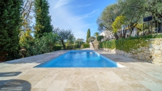 Fully renovated Provencal villa with beautiful views and walking distance from the village