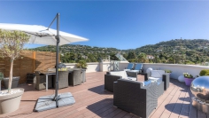 Schitterend penthouse met enorm dakterras en zeezicht in het hart van Cannes