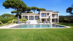 Very rare and charming sea view villa for sale in toplocation La Croix-Valmer