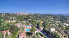 Stunning authentic farmhouse at walking distance from historic Saint Paul de Vence