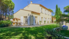 Stunning Provencal bastide close to the golf course for excellent price