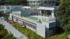 Outstanding private domaine with modern design villas 