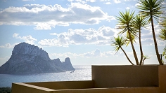 Beautiful large 4 bedroom apartment with stunning Es Vedra views