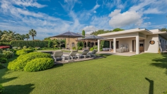 Schitterende moderne high end villa met prachtig zeezicht in dubbel beveiligd privé domein