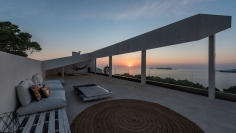 Spectaculair contemporary designer villa with magnificent sunset views in Cala Molí