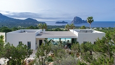 Schitterende designer villa met fenomenaal uitzicht op Es Vedra