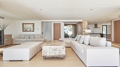 Smaakvolle luxe villa op loopafstand van het strand met prachtig uitzicht op Es Vedra 