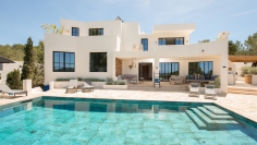 Absolutely stunning villa with rental license and spectaculair sea and sunset views in Cala Tarida