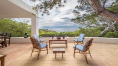 Super charmante Ibiza villa met schitterend zeezicht en privé toegang tot de zee
