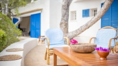 Super charmante Ibiza villa met schitterend zeezicht en privé toegang tot de zee