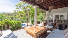 Super charmante Ibiza finca met verhuurlicentie, privacy en toplocatie tussen stad en strand