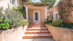 Super charmante Ibiza finca met verhuurlicentie, privacy en toplocatie tussen stad en strand