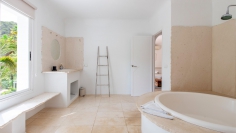 Super charmante Ibiza finca met verhuurlicentie, privacy en toplocatie tussen stad en strand