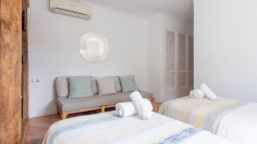 Super charmante Ibiza finca met verhuurlicentie, privacy en toplocatie tussen stad en strand