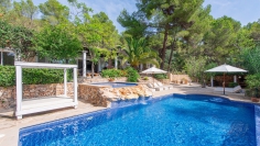 Super charmante Ibiza finca met verhuurlicentie, privacy en toplocatie tussen stad en strand