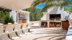 Stunning and fully renovated Ibiza  finca with sea view and rental license