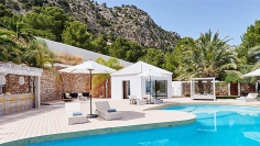 Superieure Ibiza villa pal aan zee met apart gastenverblijf en waanzinnig uitzicht op Formentera