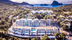 Schitterend modern penthouse in Cala Vadella met groot dakterras en spectaculair uitzicht op zee