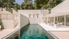 Schitterende designer villa in beveiligde urbanisatie dichtbij Ibiza stad