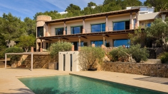 Amazing villa with the most stunning sea views and rental license