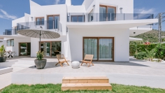 Luxury modern villa with lots of Privacy and Comfort, Close to the Beach and Ibiza Town