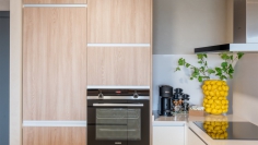 Modern en stijlvol Ibiza appartement in luxe complex aan zee voor interessante prijs!