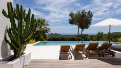 Spectaculaire moderne Ibiza stijl villa in Es Cubells – nu tegen een zeer aantrekkelijke prijs!