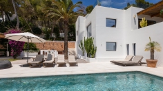 Spectaculaire moderne Ibiza stijl villa in Es Cubells – nu tegen een zeer aantrekkelijke prijs!