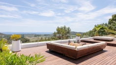 Spectaculaire moderne Ibiza stijl villa in Es Cubells – nu tegen een zeer aantrekkelijke prijs!