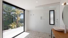 Spectaculaire moderne Ibiza stijl villa in Es Cubells – nu tegen een zeer aantrekkelijke prijs!