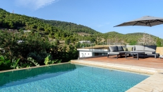 Fully renovated spacious Ibiza villa with separate guest house in Es Cubells