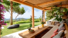 Schitterende Ibiza stijl villa met spectaculair zeezicht in Es Cubells