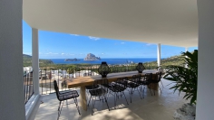 Schitterende moderne Ibiza stijl villa met spectaculair uitzicht op Es Vedra en verhuurvergunning